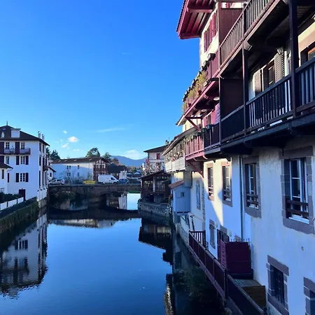 Pensión Maison Biscaya , La 2e étage 4*
